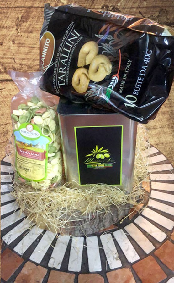 Box convenienza Made In Puglia: Orecchiette Tricolore, Tarallini, Olio extravergine