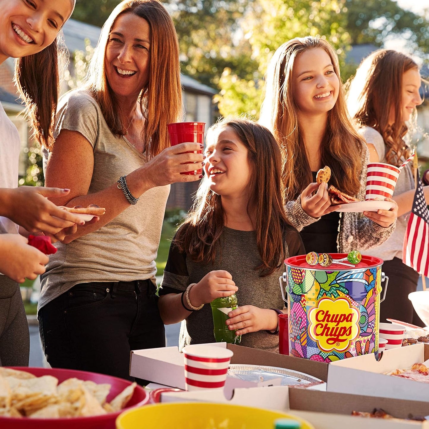 Chupa Chups Lecca Lecca Latta, Confezione da 150 Lollipop Monopezzo, Lollipop Gusti Assortiti, Fragola, Panna-Fragola, Vaniglia, Cola, Lampone, Ciliegia, Arancia, Ottimo come Idea Regalo