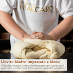 Colomba Pasquale Artigianale con Pere e Cioccolato, 750gr - Pasticceria Fraccaro 1932, Dolce Pasquale con Impasto Morbido e Fragrante, Pere Candite e Gocce di Cioccolato - Linea Bauletto