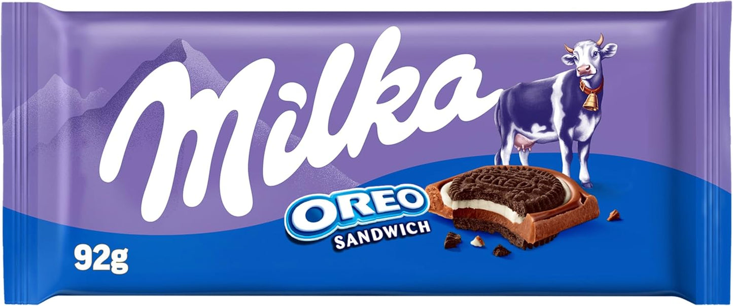 Milka, Oreo Sandwich, Tavoletta di Cioccolato al Latte Ripieno di Biscotti Oreo, 100% Latte Alpino, Cacao Sostenibile, 92g