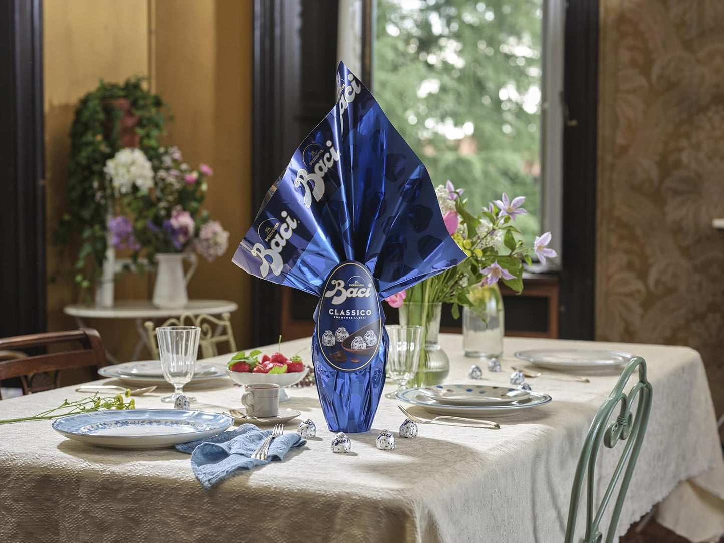 BACI PERUGINA Uovo di Pasqua 2025 Cioccolato Fondente Extra con Sorpresa e 4 Cioccolatini 265g (Confezione da 2)