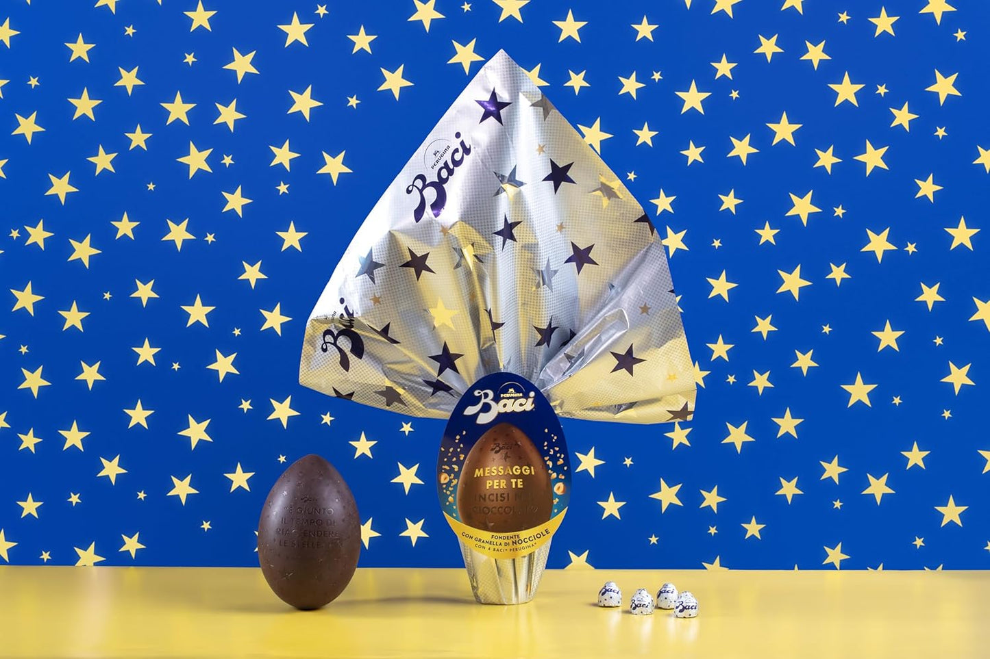 BACI PERUGINA Uovo di Pasqua 2025 Cioccolato Fondente Inciso con granella di Nocciole e 4 Cioccolatini 310g