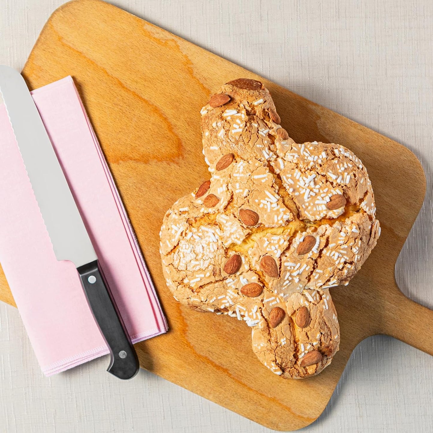 Colomba Pasquale Artigianale Classica - 750 gr Pasticceria Fraccaro 1932, Dolce Pasquale Artigianale, Impasto Morbido e Fragrante, Scorze d’Arancia Candite, Glassatura di Mandorle Croccanti e Zucchero