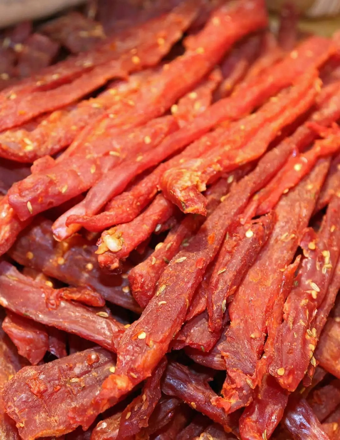 Coppiette di maiale essiccate e insaporite con peperoncino vino e bacche di ginepro, 0,5 Kg.
