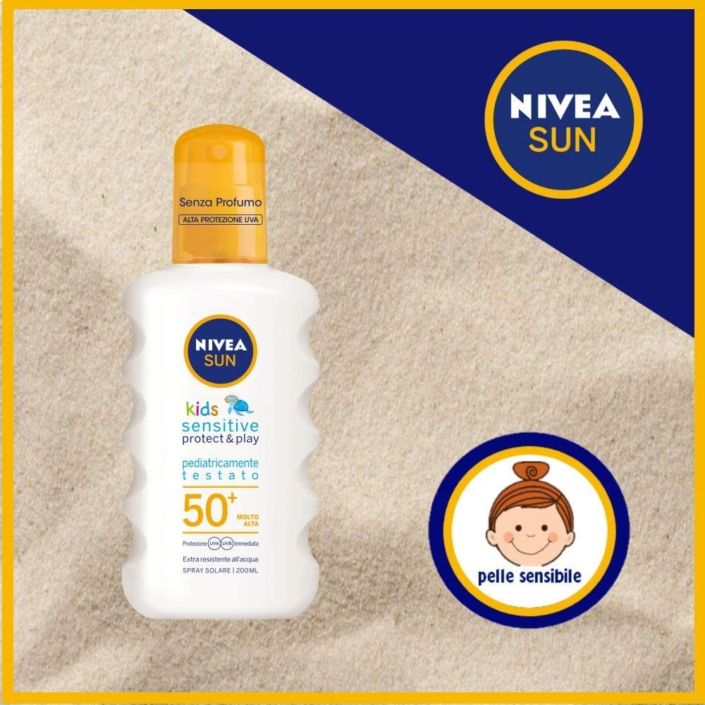 NIVEA SUN Spray Solare Kids Sensitive Protect & Play FP50+ in flacone spray da 200 ml, Protezione solare senza profumo, Crema so