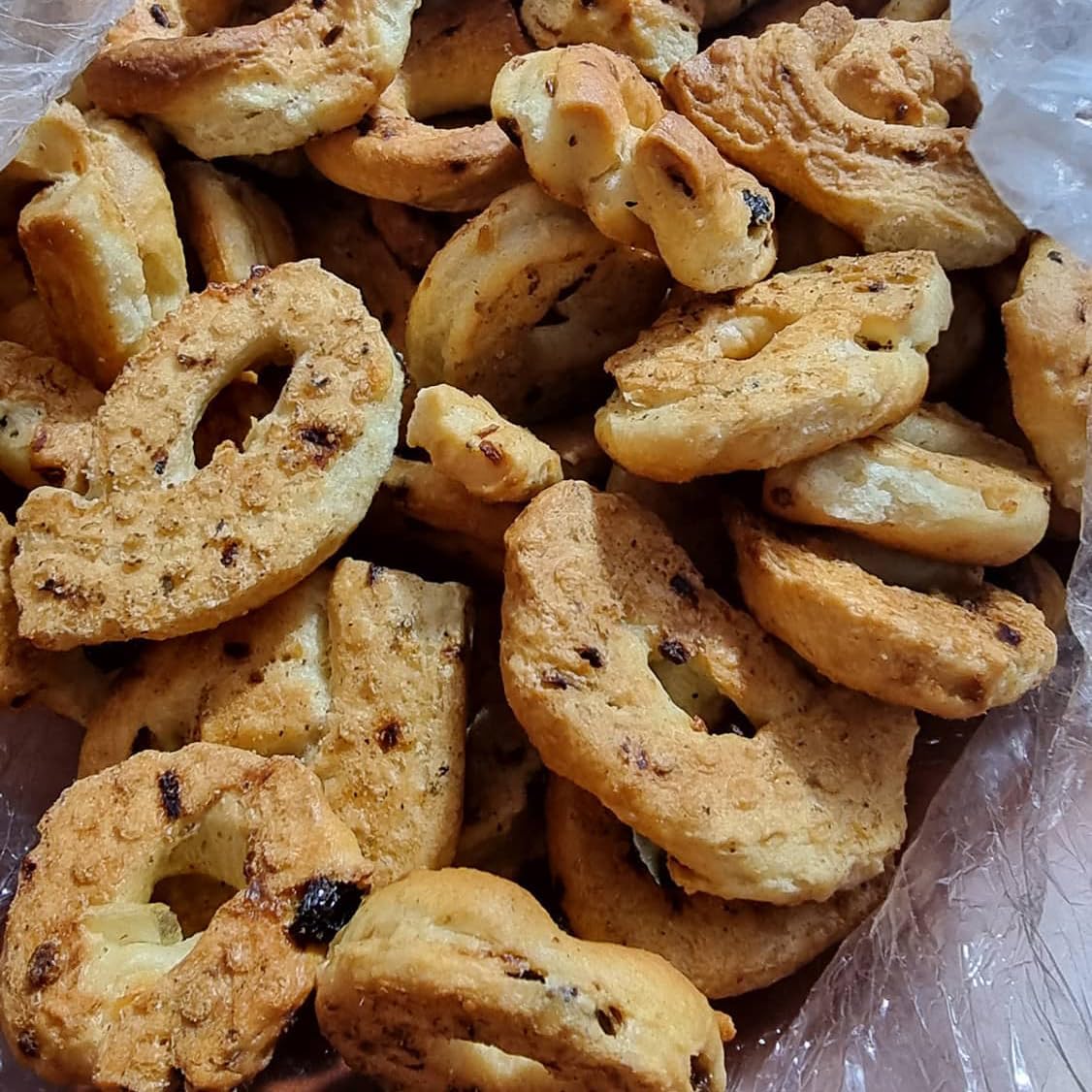 Raspada Taralli Artigianali Pugliesi fatti a mano autentici - Qualità pregiata Made in Italy (Calzone, 1 Astuccio)